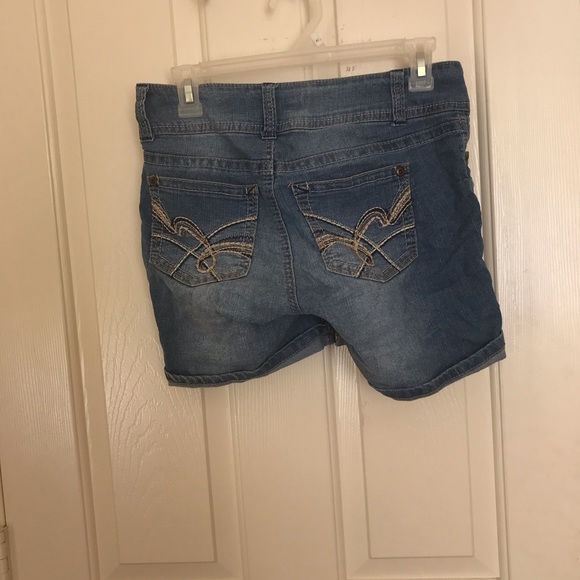 Short - Picture 3 of 5